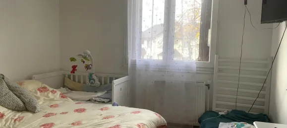 Casa de 4 dormitorios en Morangis, France No. 320755 12