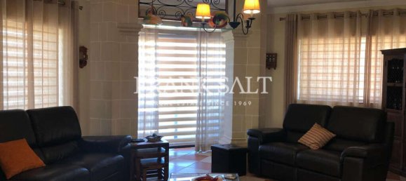 3 bedrooms Villa in Saint Julian's, Malta No. 4234 4