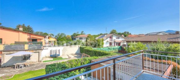 4 chambres Villa à Montano Lucino, Italy No. 10901 28