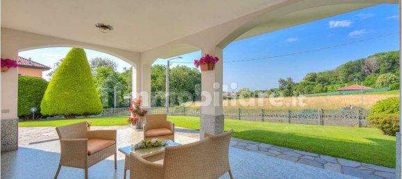 4 chambres Villa à Montano Lucino, Italy No. 10901 4