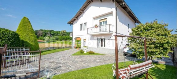 4 chambres Villa à Montano Lucino, Italy No. 10901 2