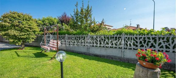 4 chambres Villa à Montano Lucino, Italy No. 10901 44