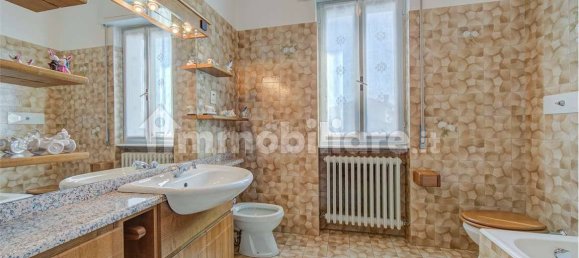 4 chambres Villa à Montano Lucino, Italy No. 10901 24