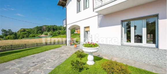 4 chambres Villa à Montano Lucino, Italy No. 10901 45