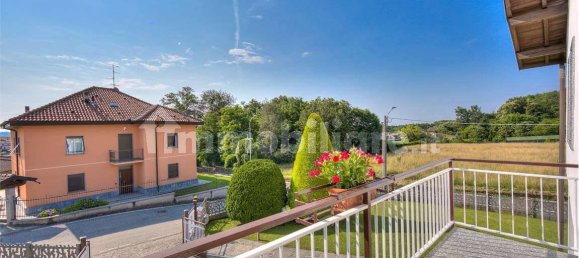 4 chambres Villa à Montano Lucino, Italy No. 10901 31