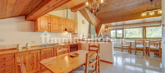 4 chambres Villa à Montano Lucino, Italy No. 10901 35