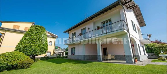 4 chambres Villa à Montano Lucino, Italy No. 10901 8