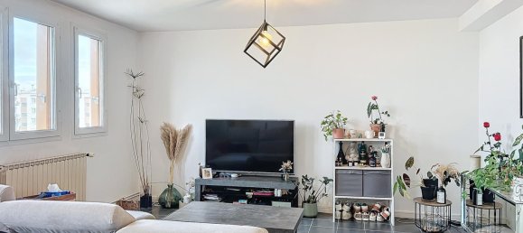 2 bedrooms Apartment in Saint-Andre-les-Vergers, France No. 159921 4