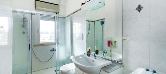 Квартира с 3 комнатами в Рим, Италия № 221961 4