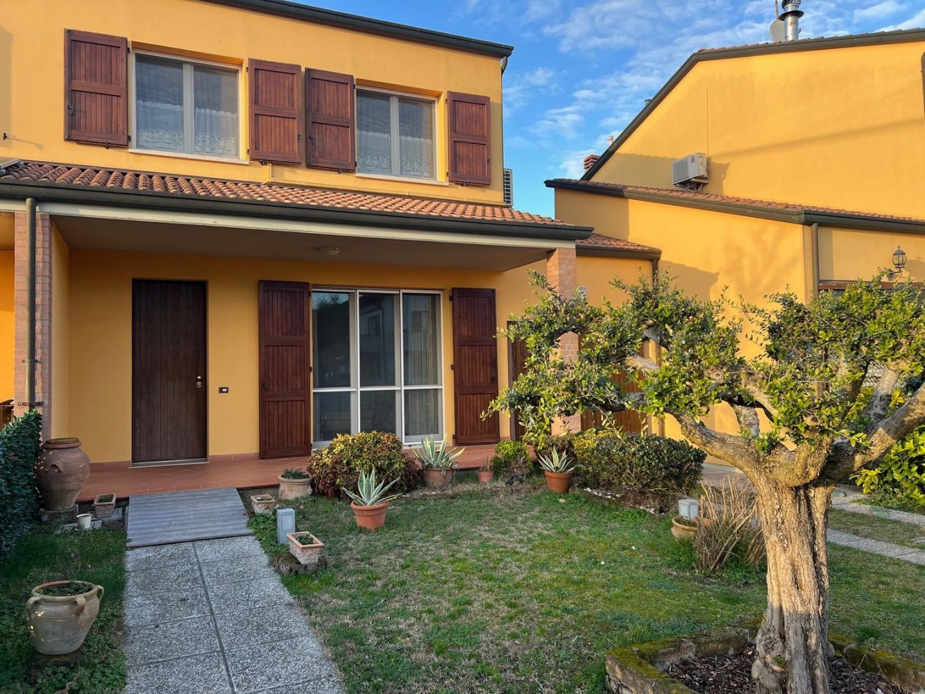 6-salle Maison à Ravenna, Italy No. 149351