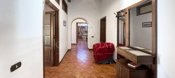 5 bedrooms Apartment in Montepulciano, Italy No. 57094 4