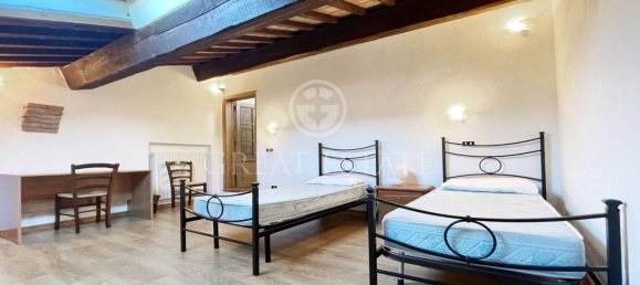 5 bedrooms Apartment in Montepulciano, Italy No. 57094 22