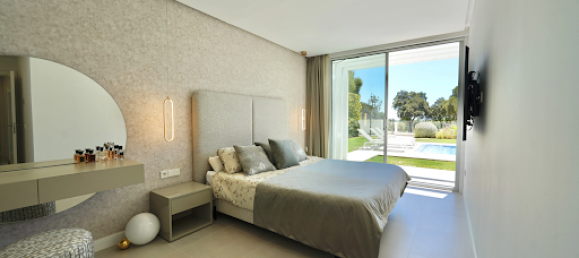 5 bedrooms Villa in Cadiz, Spain No. 141163 2