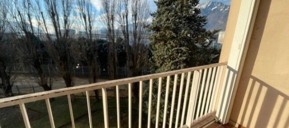 3 bedrooms Apartment in Grenoble, France No. 200174 3