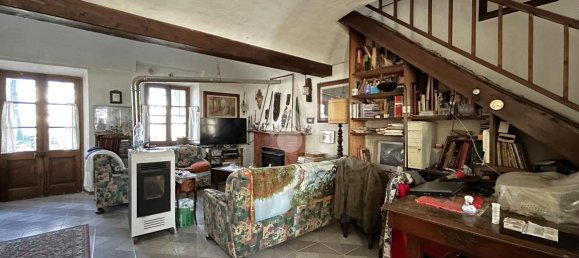 5 rooms House in Vialfrè, Italy No. 130814 4