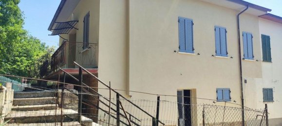 8 rooms House in Marciano della Chiana, Italy No. 229307 2