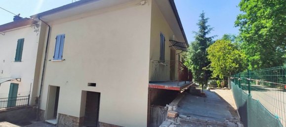 8 rooms House in Marciano della Chiana, Italy No. 229307 5