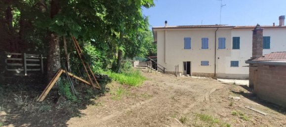 8 rooms House in Marciano della Chiana, Italy No. 229307 4