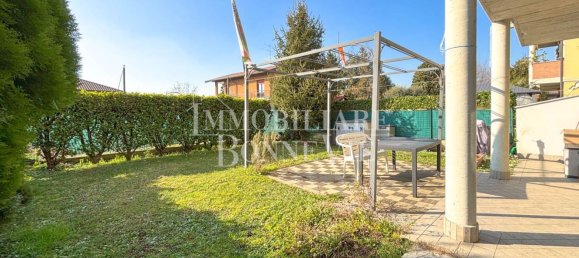 Квартира с 3 комнатами в Кадораго, Италия № 217187 22