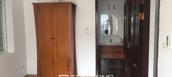 Casa de 4 dormitorios en Tay Ho, Vietnam No. 2210 13