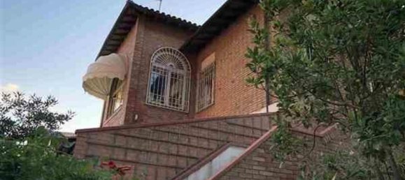 4 rooms Apartment in Grosseto, Italy No. 48757 4