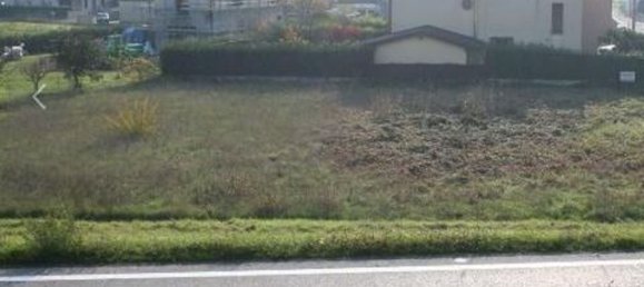 Grundstück in Boretto, Italy 2000m², Nr. 253963 2