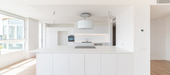 Apartamento de 3 dormitorios en Palma de Mallorca, Spain No. 54879 6