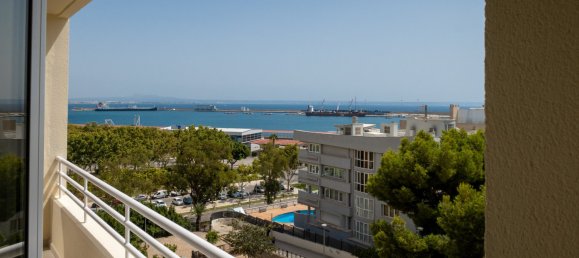 Apartamento de 3 dormitorios en Palma de Mallorca, Spain No. 54879 2