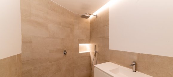 Apartamento de 3 dormitorios en Palma de Mallorca, Spain No. 54879 8