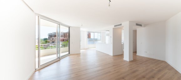 Apartamento de 3 dormitorios en Palma de Mallorca, Spain No. 54879 3