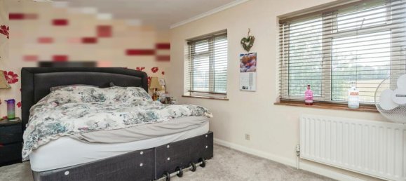 3 غرف نوم منزل في Leatherhead, United Kingdom رقم 10451 13