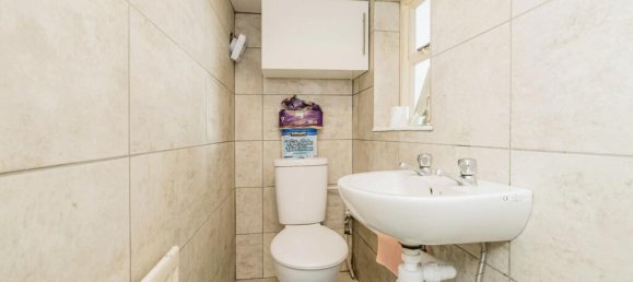 3 غرف نوم منزل في Leatherhead, United Kingdom رقم 10451 17