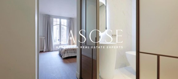 Apartamento de 4 dormitorios en Eixample, Spain No. 58657 48