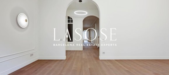 Apartamento de 4 dormitorios en Eixample, Spain No. 58657 32