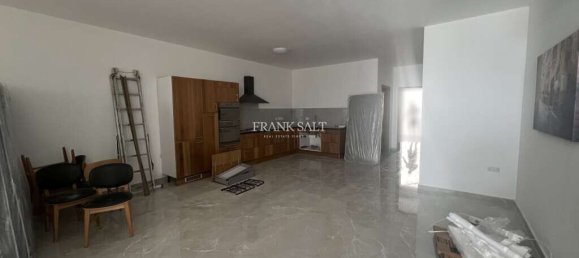 2 غرف نوم طابقين في Fgura, Malta رقم 8181 10