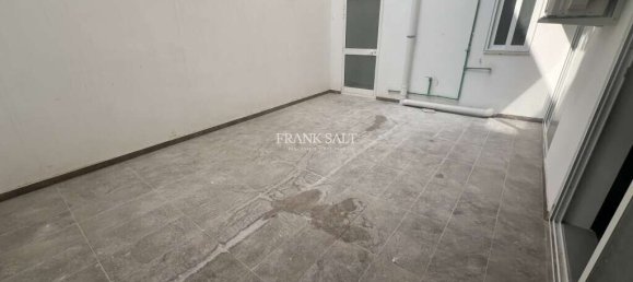 2 غرف نوم طابقين في Fgura, Malta رقم 8181 6