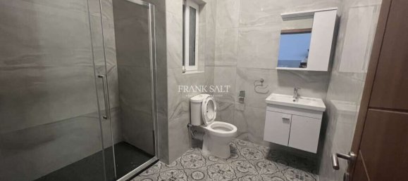 2 غرف نوم طابقين في Fgura, Malta رقم 8181 5