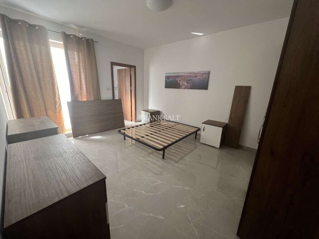 2 غرف نوم طابقين في Fgura, Malta رقم 8181