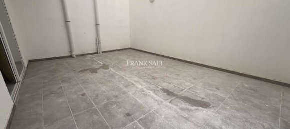 2 غرف نوم طابقين في Fgura, Malta رقم 8181 7