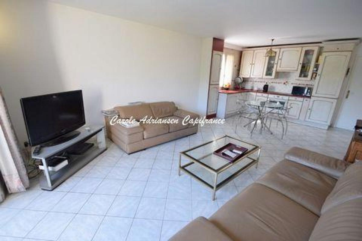 شقة 2 غرف نوم  في Frejus, France رقم 12158