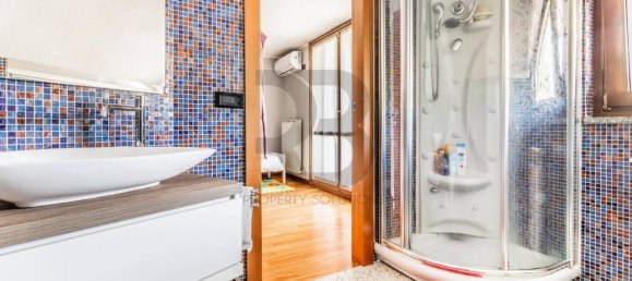 Квартира с 3 комнатами в Каронно Пертузелла, Италия № 29256 15