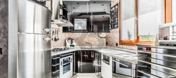 Квартира с 3 комнатами в Каронно Пертузелла, Италия № 29256 4