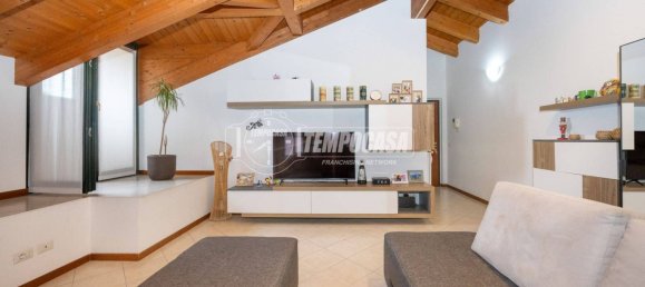 2 Schlafzimmer Wohnung in Gessate, Italy, Nr. 319929 3