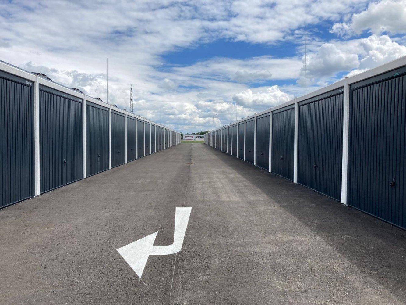  مرآب في Timelkam, Austria رقم 195397