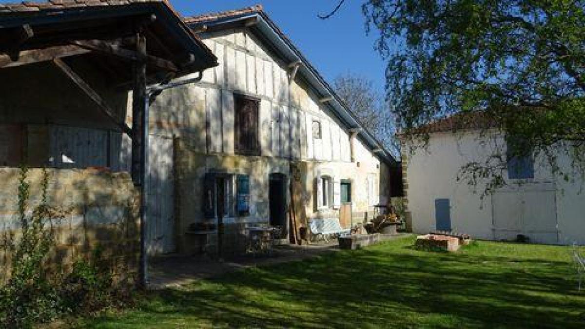 2 bedrooms Farm in Hagetmau, France No. 18727