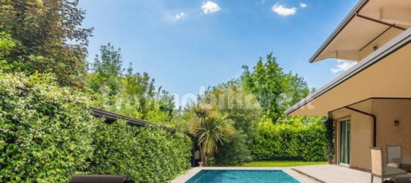 6 bedrooms Villa in Forte dei Marmi, Italy No. 325619 4
