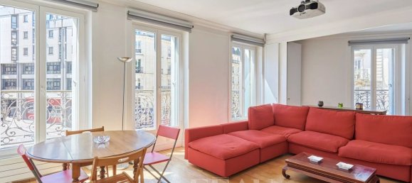 1 bedroom Apartment in Paris, France No. 295991 3
