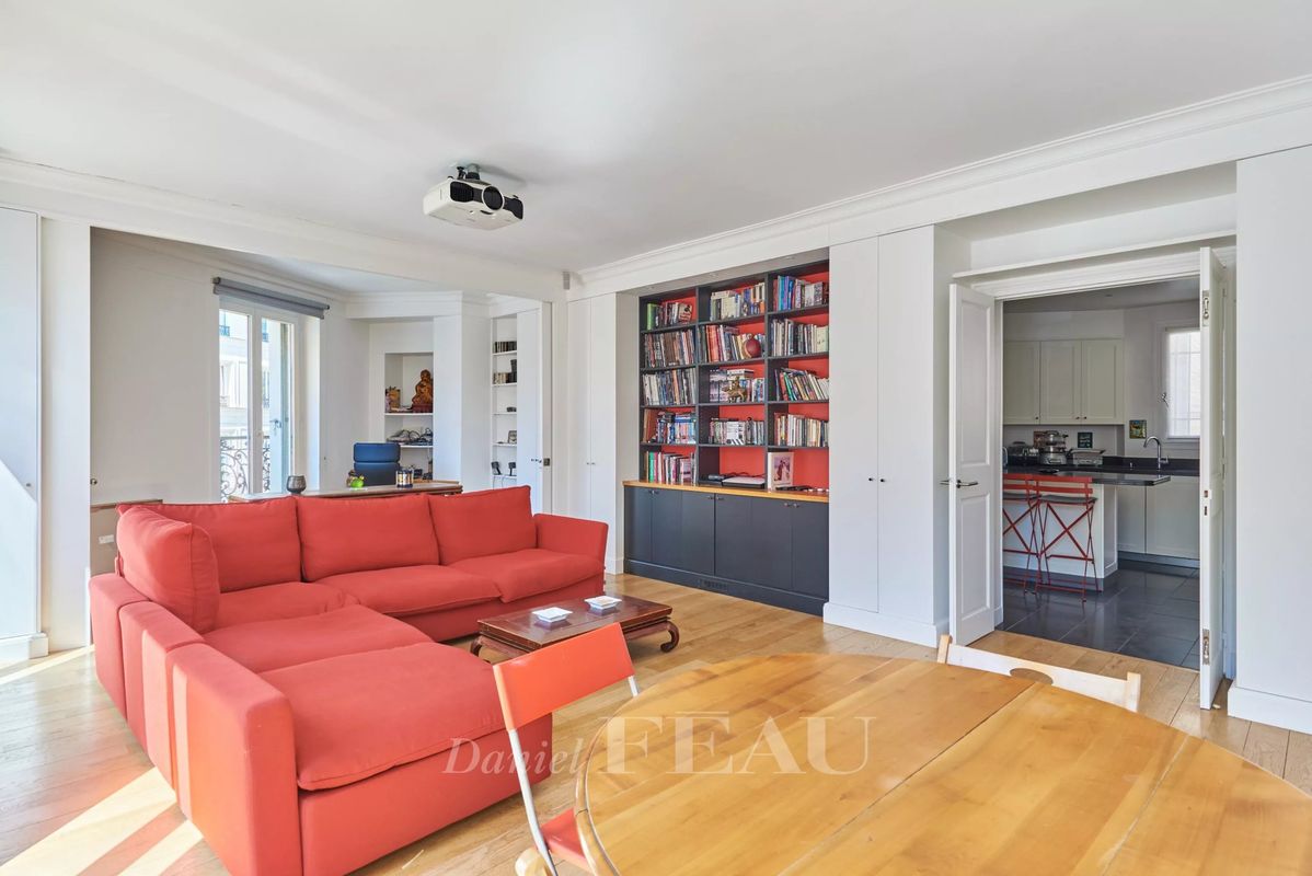 1 bedroom Apartment in Paris, France No. 295991
