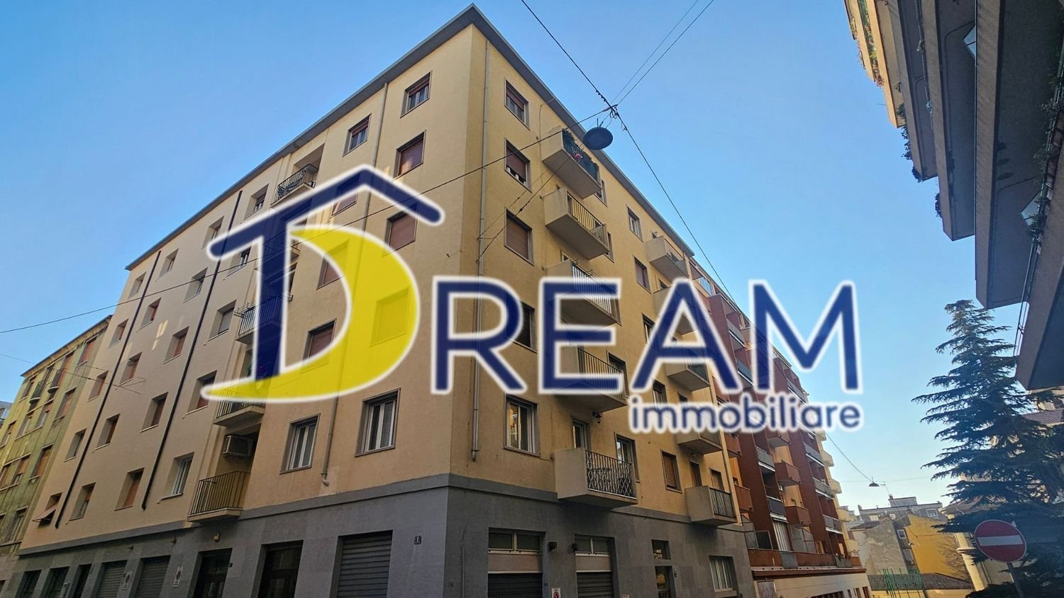 Квартира с 4 комнатами в Триест, Италия № 94230