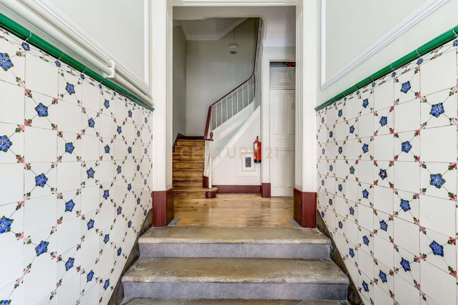 3 bedrooms Apartment in Lisbon, Portugal No. 224247